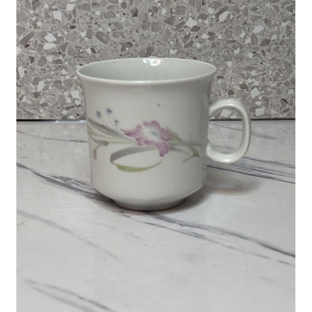 CHINA PEARL EDINBURGH CUP /1985 CCA 14698/BLUE & PINK FLOWER DESIGN/14698